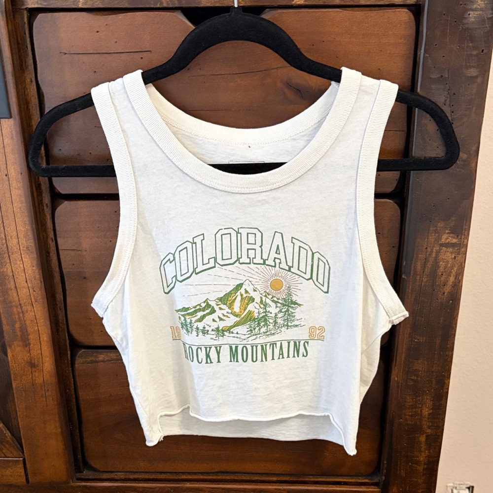 Full Tilt Colorado Graphic Crop Tank